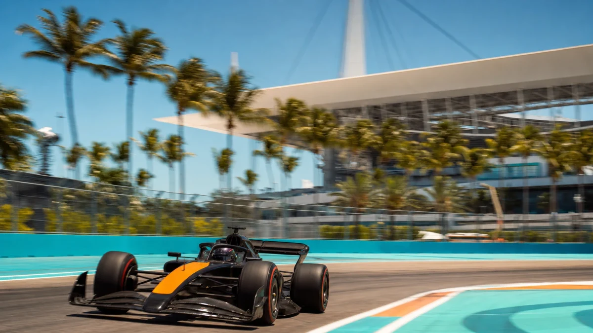 Formel 1-bil på Miami International Autodrome under Miamis Grand Prix